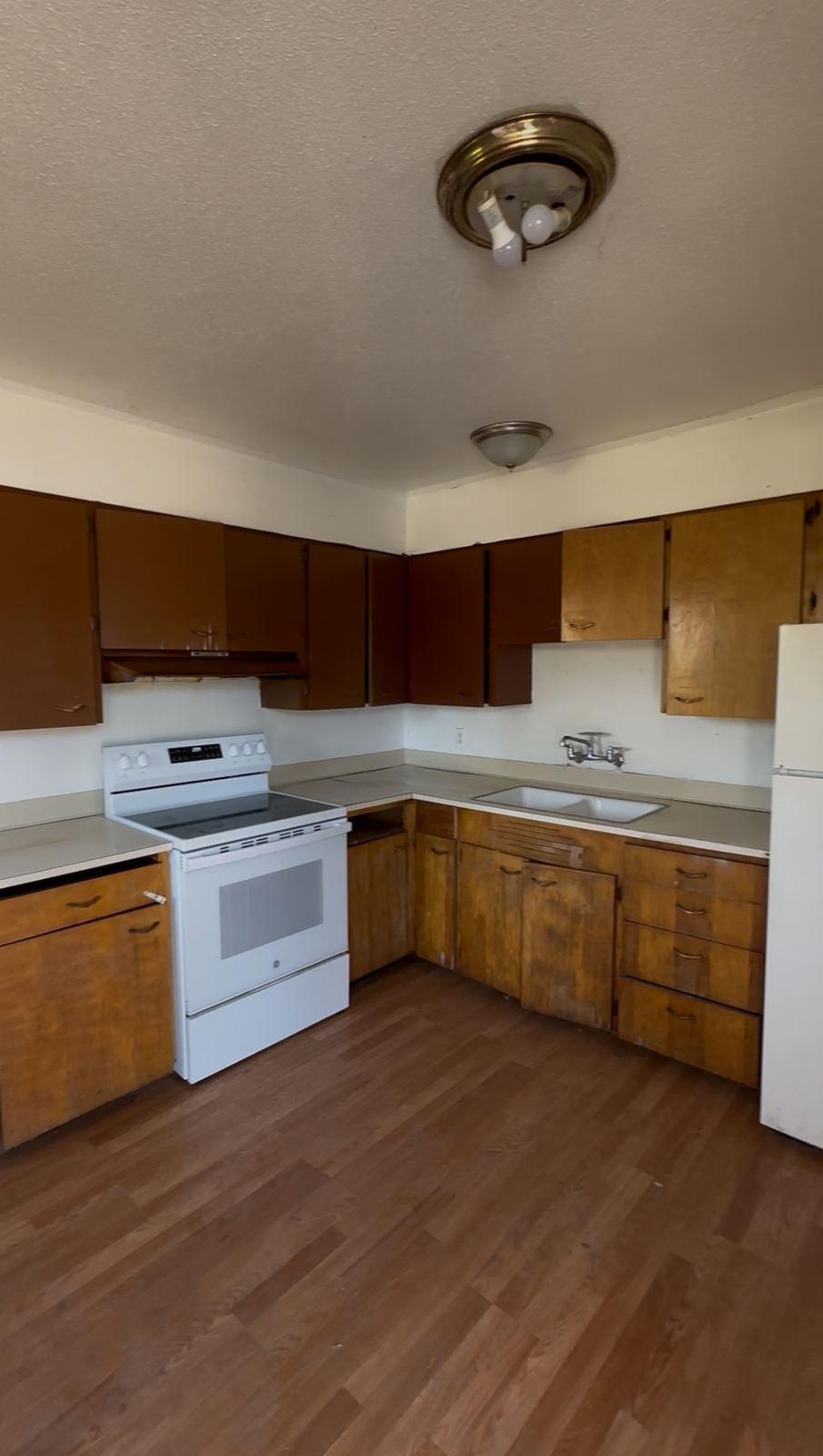 Kitchen before renovation